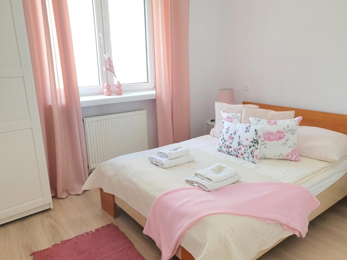 Dom Goscinny Marta - Pokoje, Apartamenty, Domki Krynica Morska Exterior foto