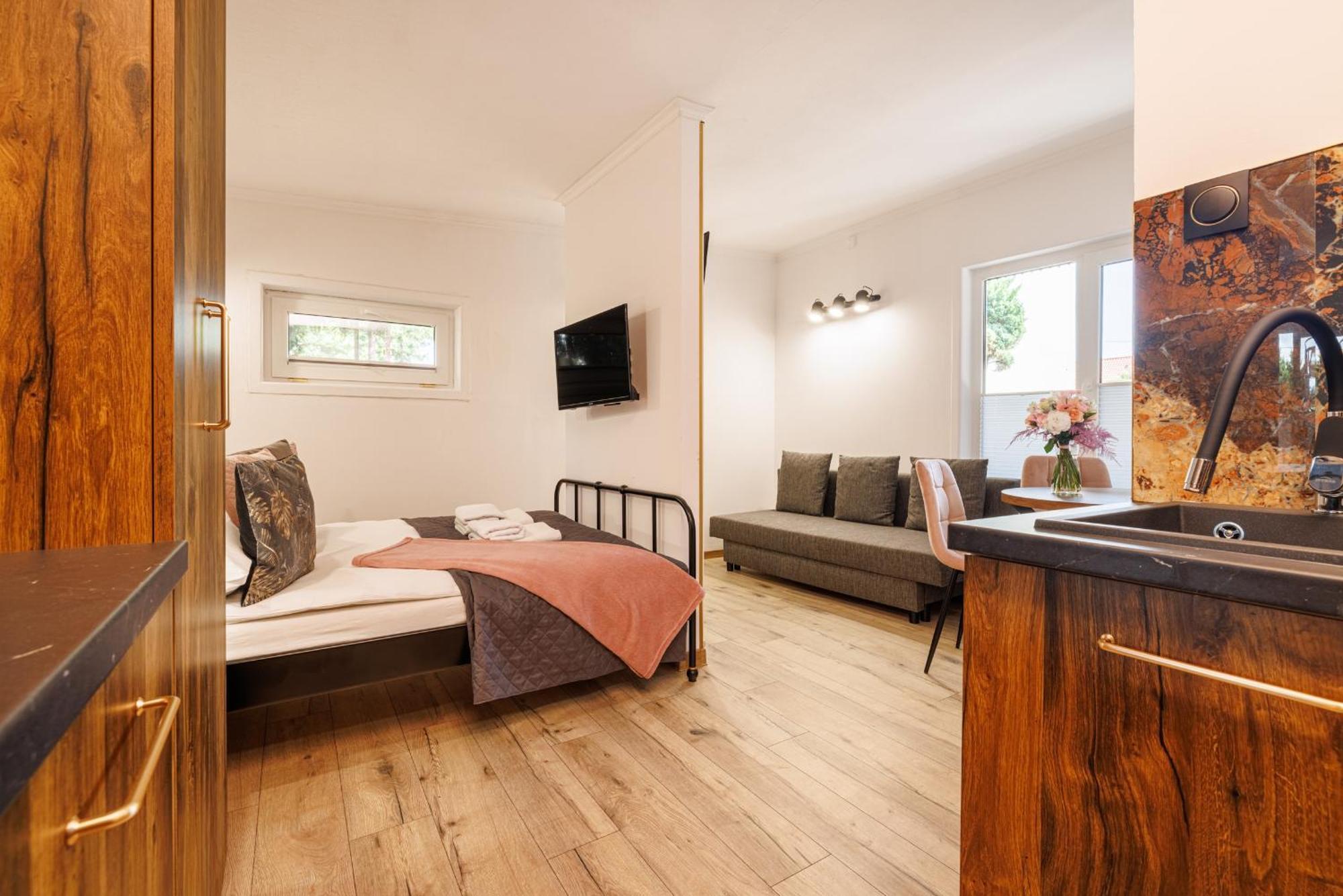 Dom Goscinny Marta - Pokoje, Apartamenty, Domki Krynica Morska Zimmer foto
